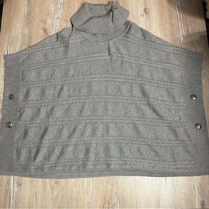 Calvin Klein Women's S/M Turtleneck Knit Poncho Side Buttons Gray Lagenlook Y2K